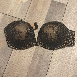 Victoria’s Secret strapless bra size 32c